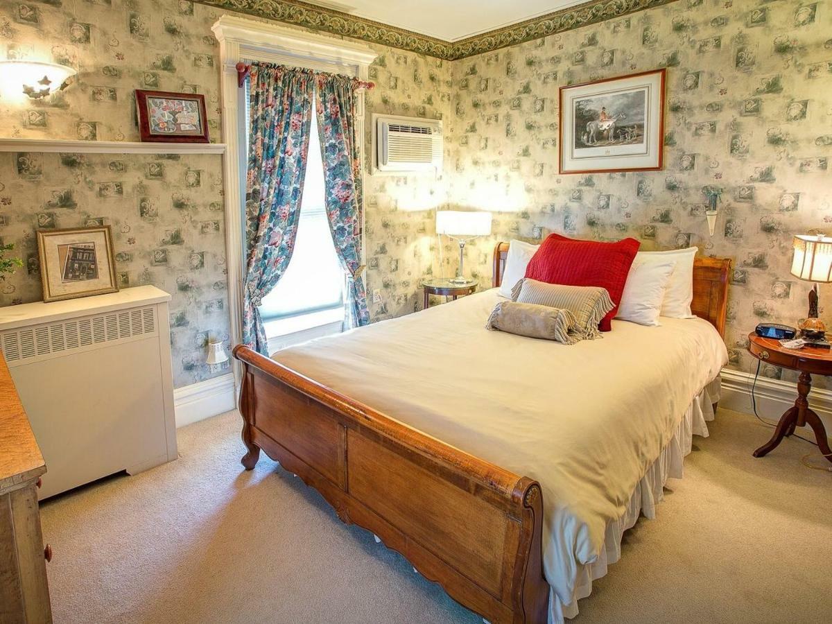 M&M Victorian Bed And Breakfast Marinette Ngoại thất bức ảnh