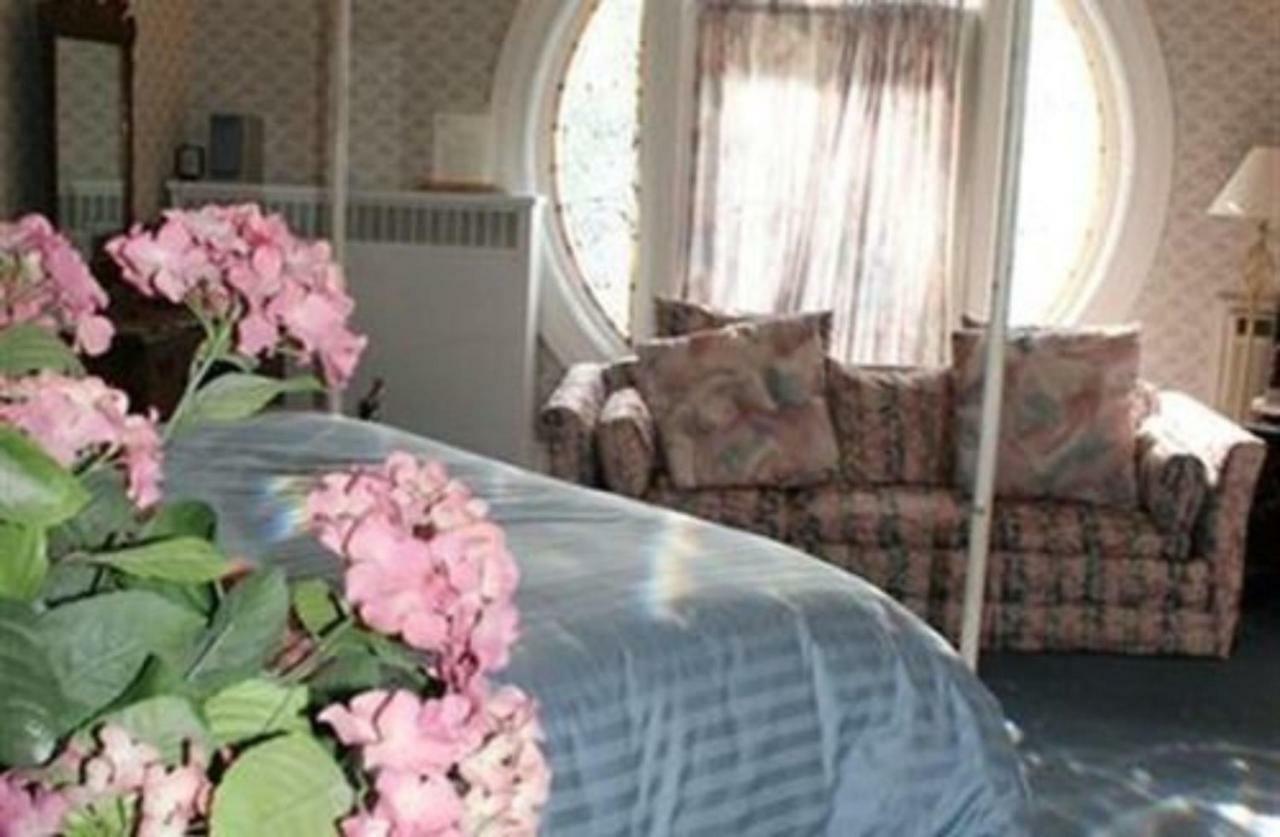 M&M Victorian Bed And Breakfast Marinette Ngoại thất bức ảnh